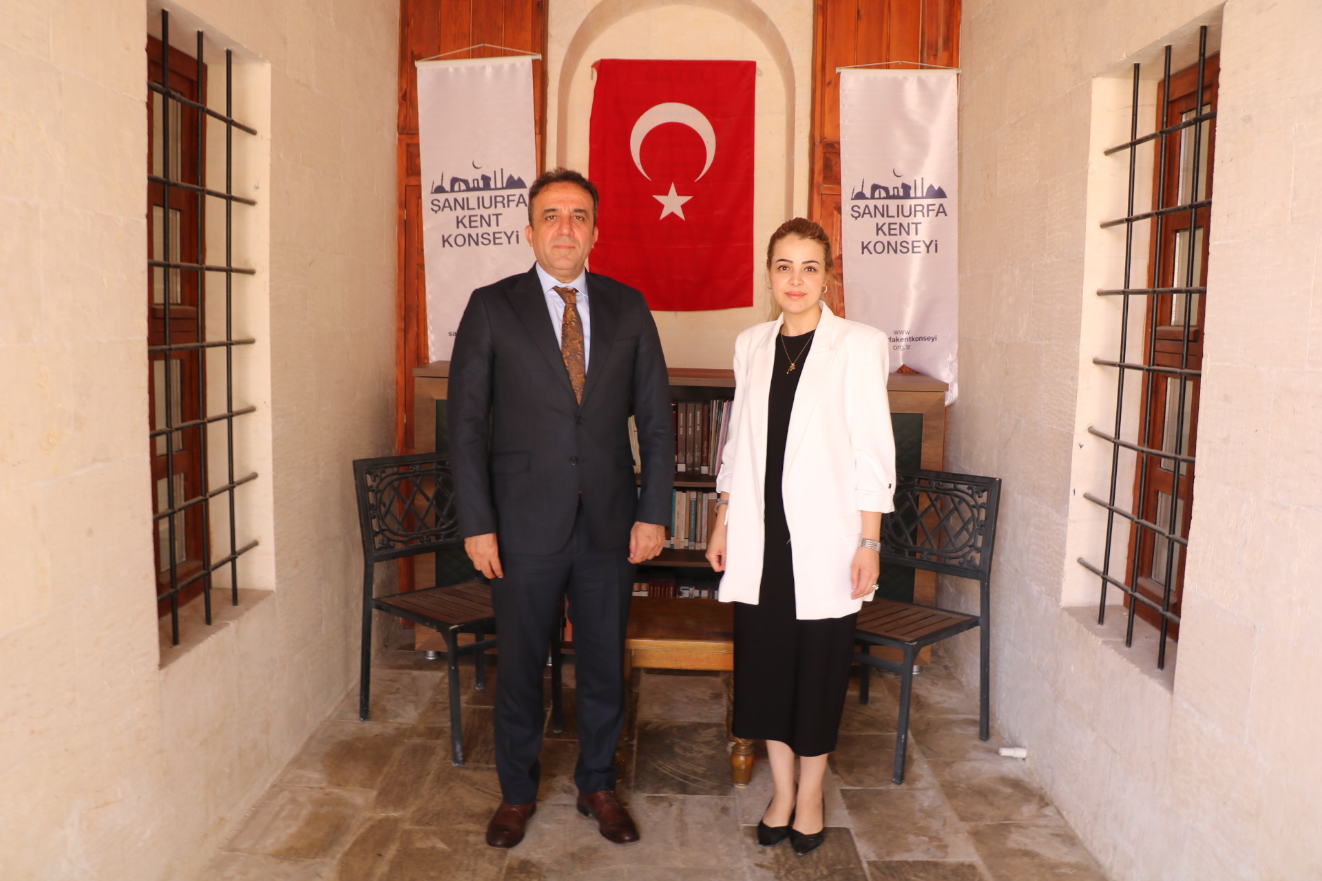 AK Parti Genel Merkez önceki dönem Kadın Kolları MKYK Üyesi Kübra Dörtkardeş, Kent Konseyi Başkanımız Süleyman Hartavioğlu'nu ziyaret etti.